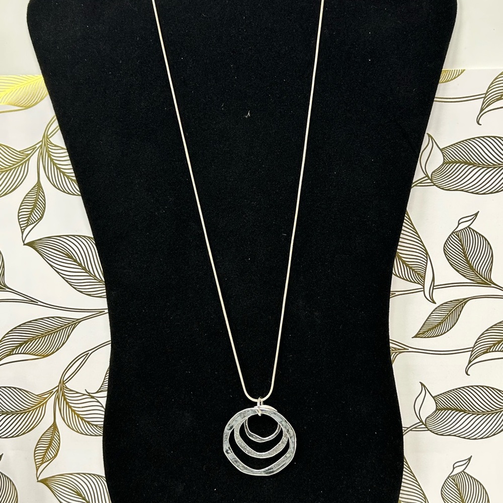 Silver Circle Pendant Necklace